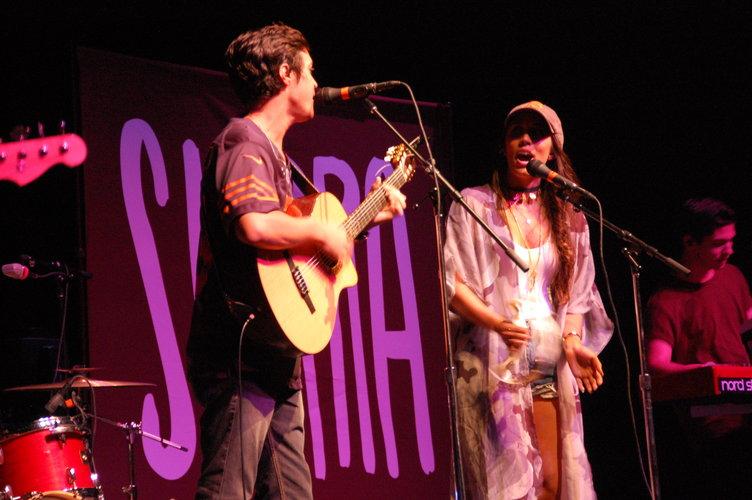 Alex and Sierra sing a cover of "Toxic" by Britney Spears. This cover song was one that won over fans when the couple was on The X Factor. 