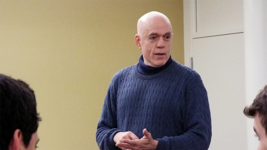 State Rep. Greg Harris, D-Chicago, discusses the midterm elections and LGBT politics with students during a visit on Nov. 7, 2014 at College of DuPage. Harris was the chief sponsor of Illinois’ gay marriage law.