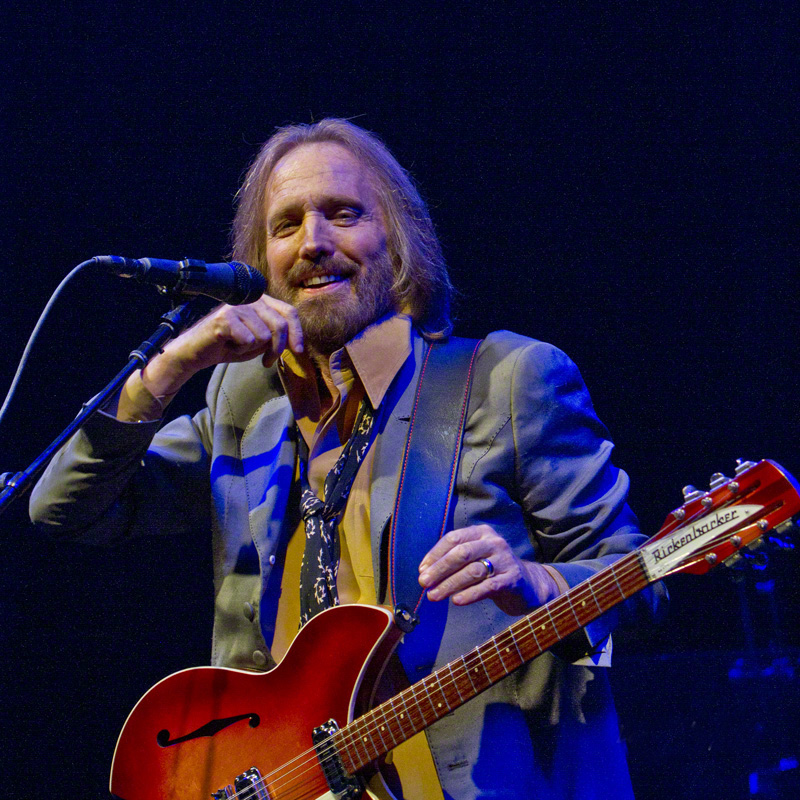 Tom+Petty%2C+down-to-earth+rock+superstar%2C+dies+at+66