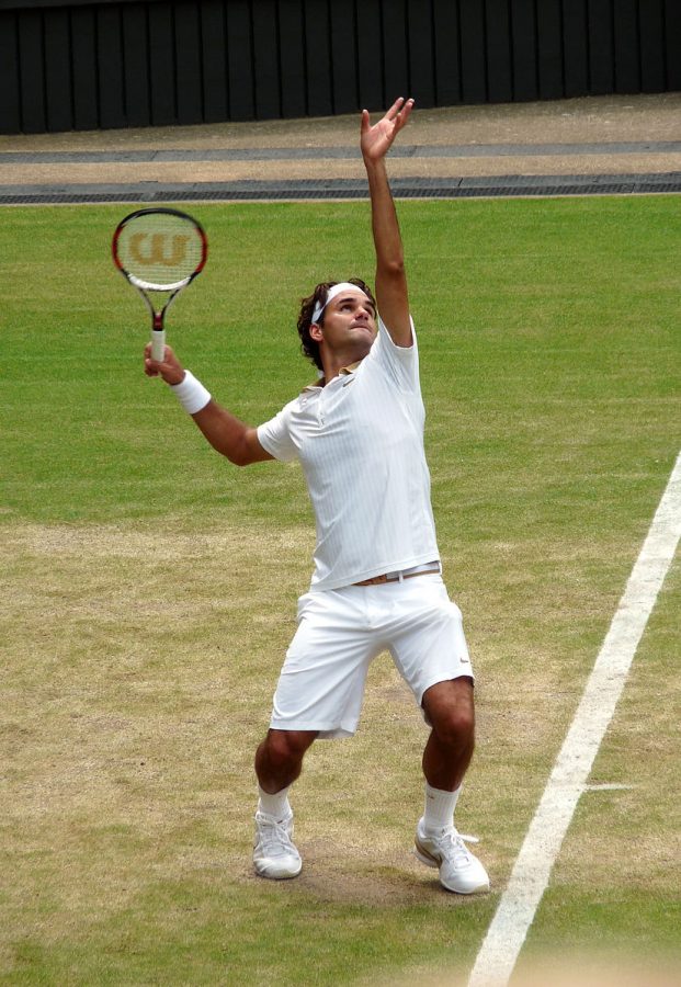 Roger Federer serving at Wimbledon in 2009. 