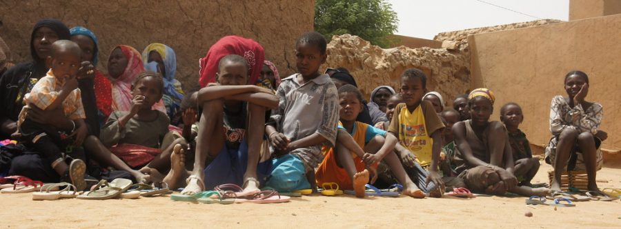 Displaced women and children fleeing conflict in northern Mali. 87,000 people have been displaced in 2019. In the nation’s rapidly changing and resource deficient north, 30 percent of children face stunted growth due to malnutrition and the absence of proper medical care (photo by: flickr Cyprien Fabre)