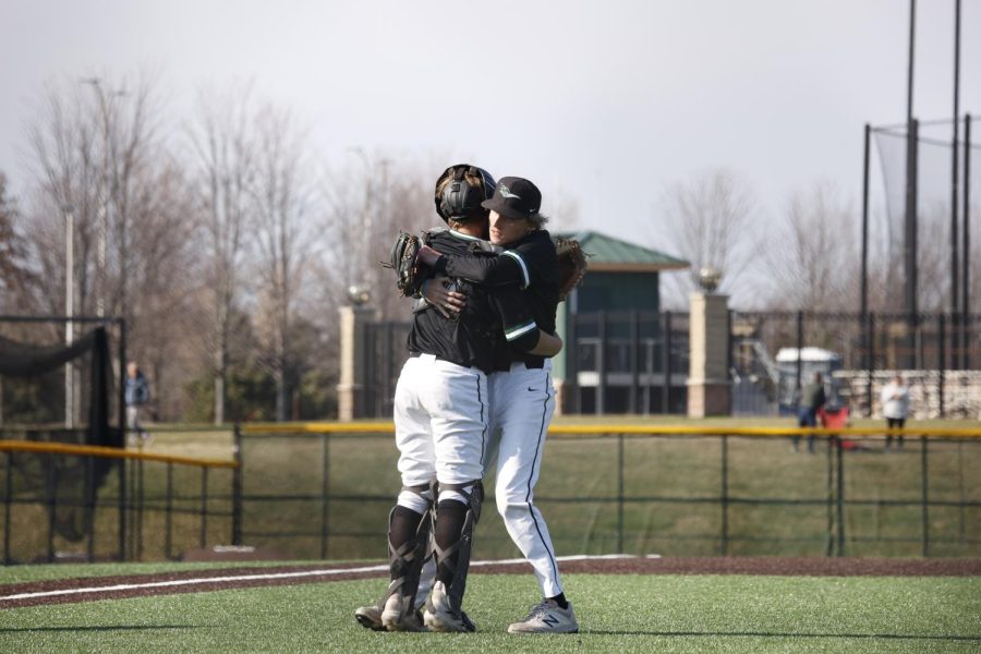 COD Baseball Beats Harper College in Doubleheader