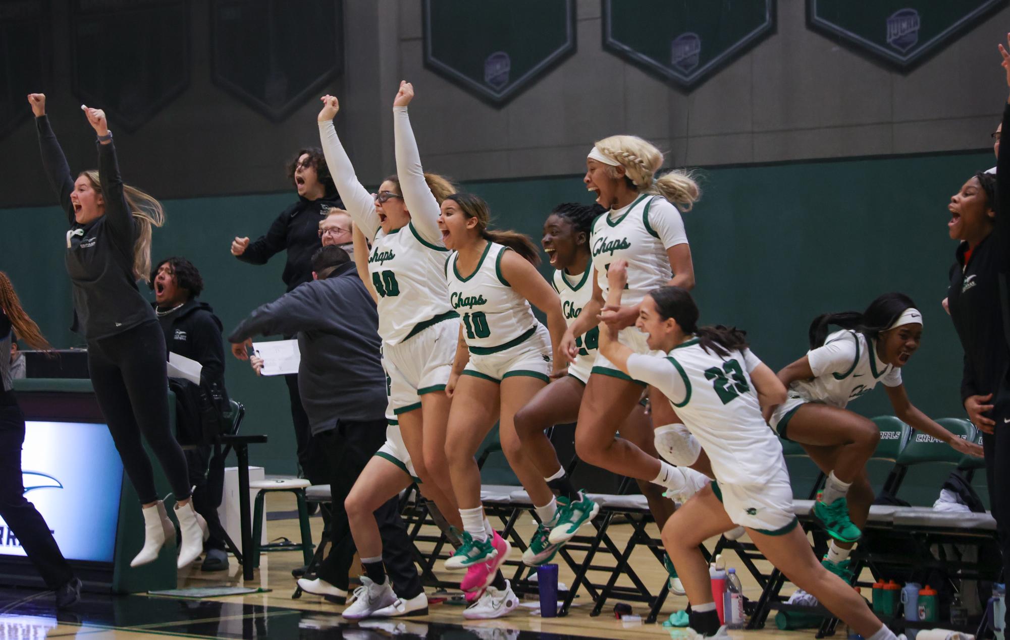 Topps' buzzer-beater lifts COD past Lake County - College of DuPage