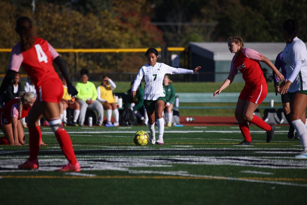 Freshman Mayrin Ortiz-Teutle runs with the ball. 