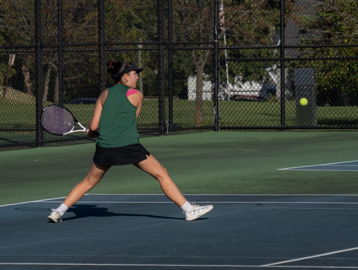 Kaitlin Murphy about to return the ball.
