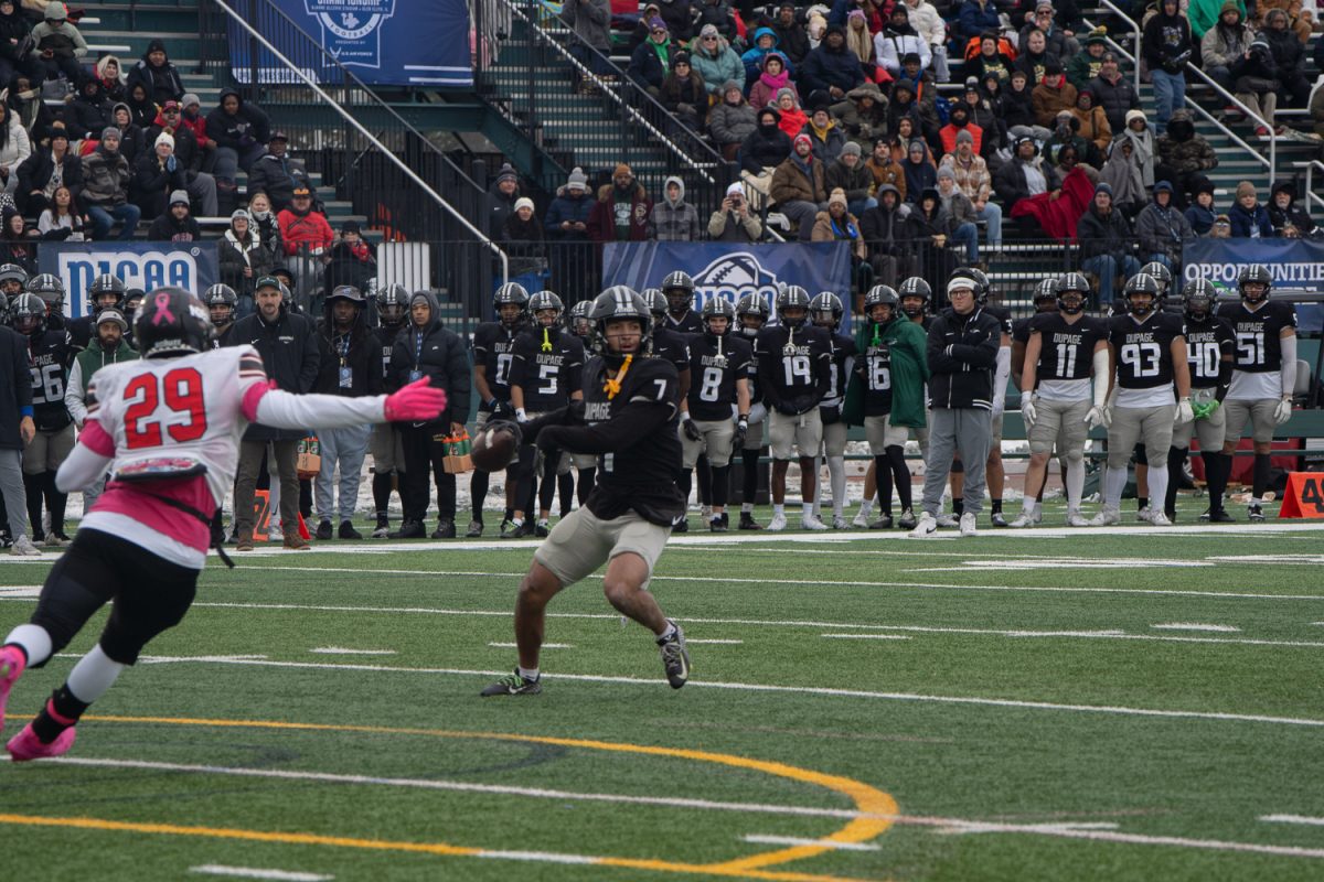 Askia Bullie throws a pass. 